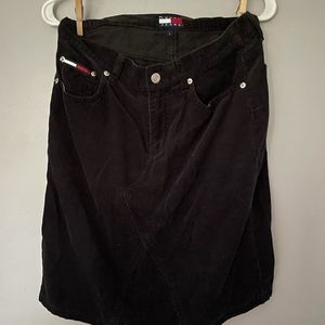 Skirt. Tommy Jeans. Corduroy. Black. EUC. Size 7